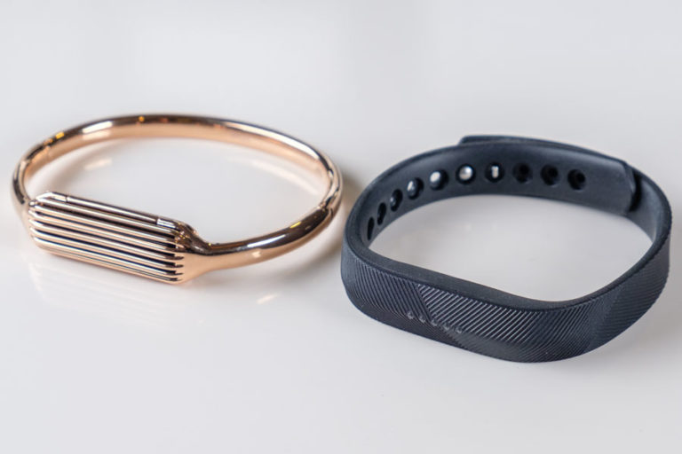 REVW3807 Bracelet comparison for Fitbit