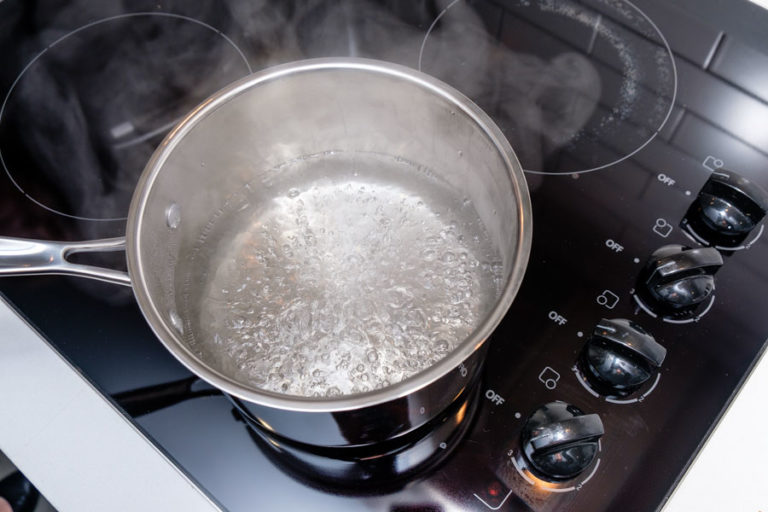 REVW1528 Boiling Water for Cookware