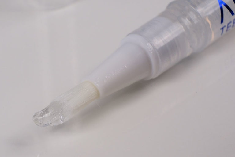 REVW5677 AuraGlow Close-up for Teeth Whitening